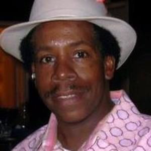 Meet your Posher, Dennis